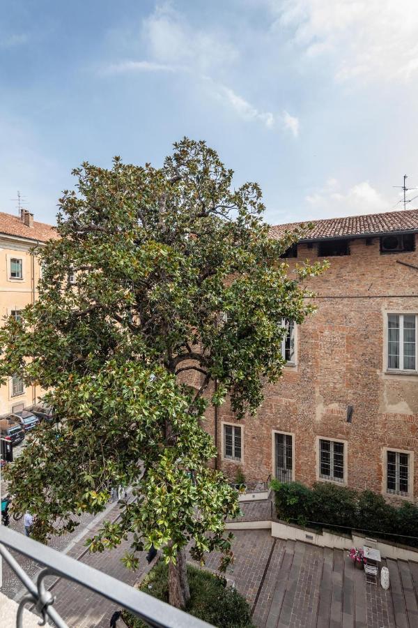 30Cavour Luxury Suites Pavia Eksteriør bilde