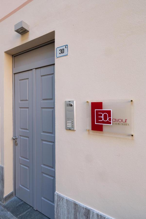 30Cavour Luxury Suites Pavia Eksteriør bilde